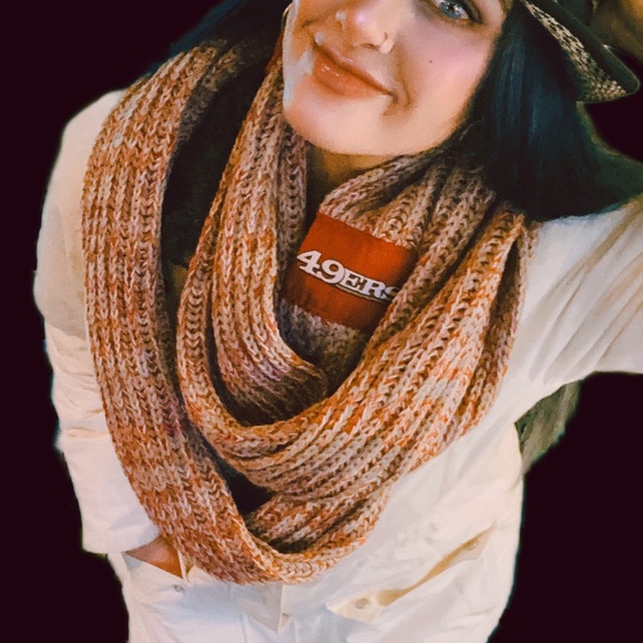 Womens Knit Red San Francisco 49ers NFL Infinity Neck Scarf Forever Collectibles - Picture 11 of 15